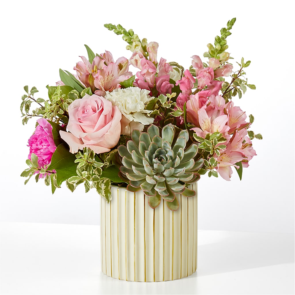 Magenta Musings Bouquet – FUZZY'S FLOWERS GIFTS AND TUXEDOS, Marion OH