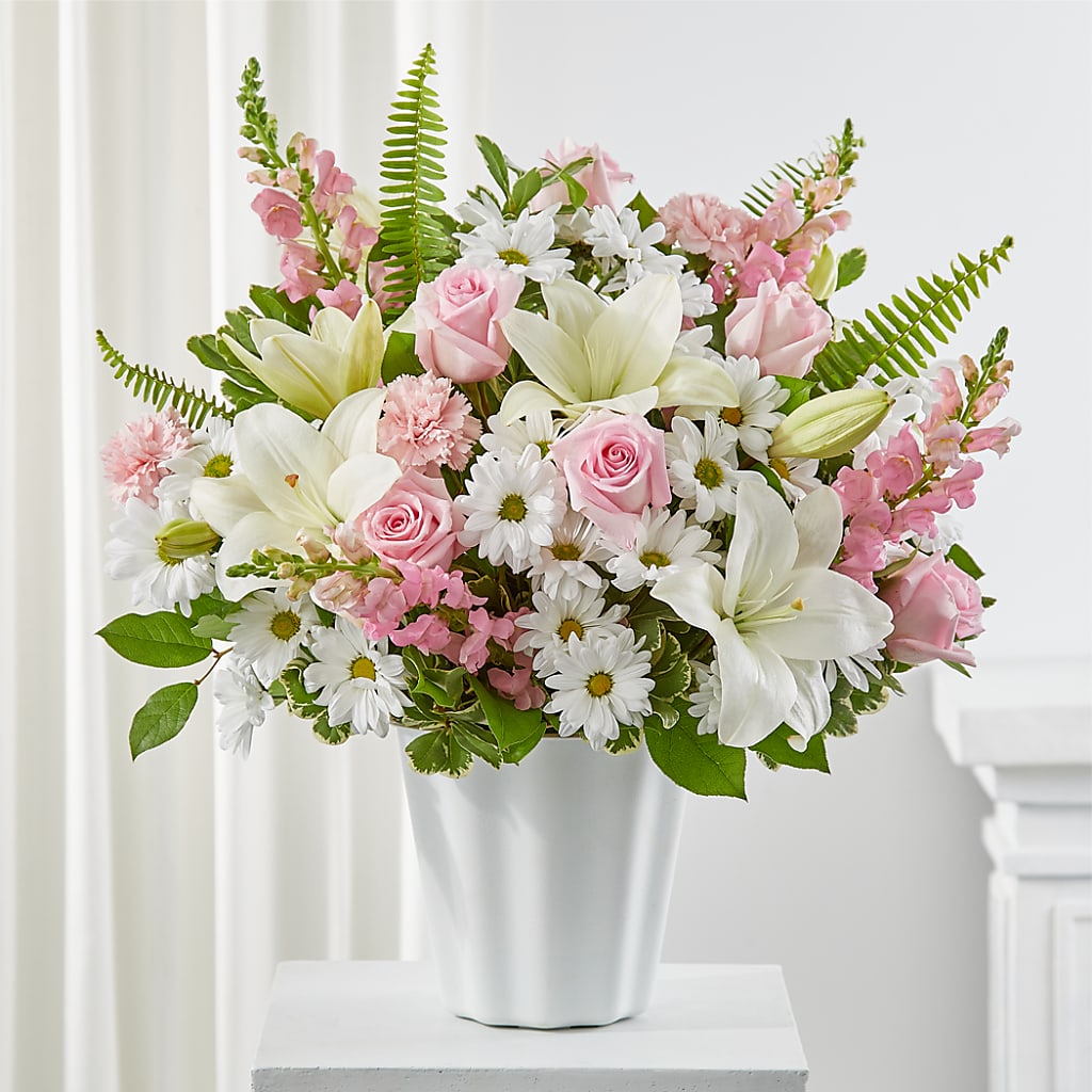 Soft Touch Tabletop Basket – FUZZY'S FLOWERS GIFTS AND TUXEDOS, Marion OH