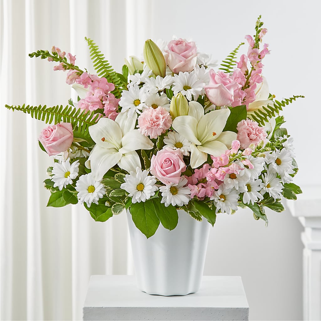 Soft Touch Tabletop Basket – FUZZY'S FLOWERS GIFTS AND TUXEDOS, Marion OH