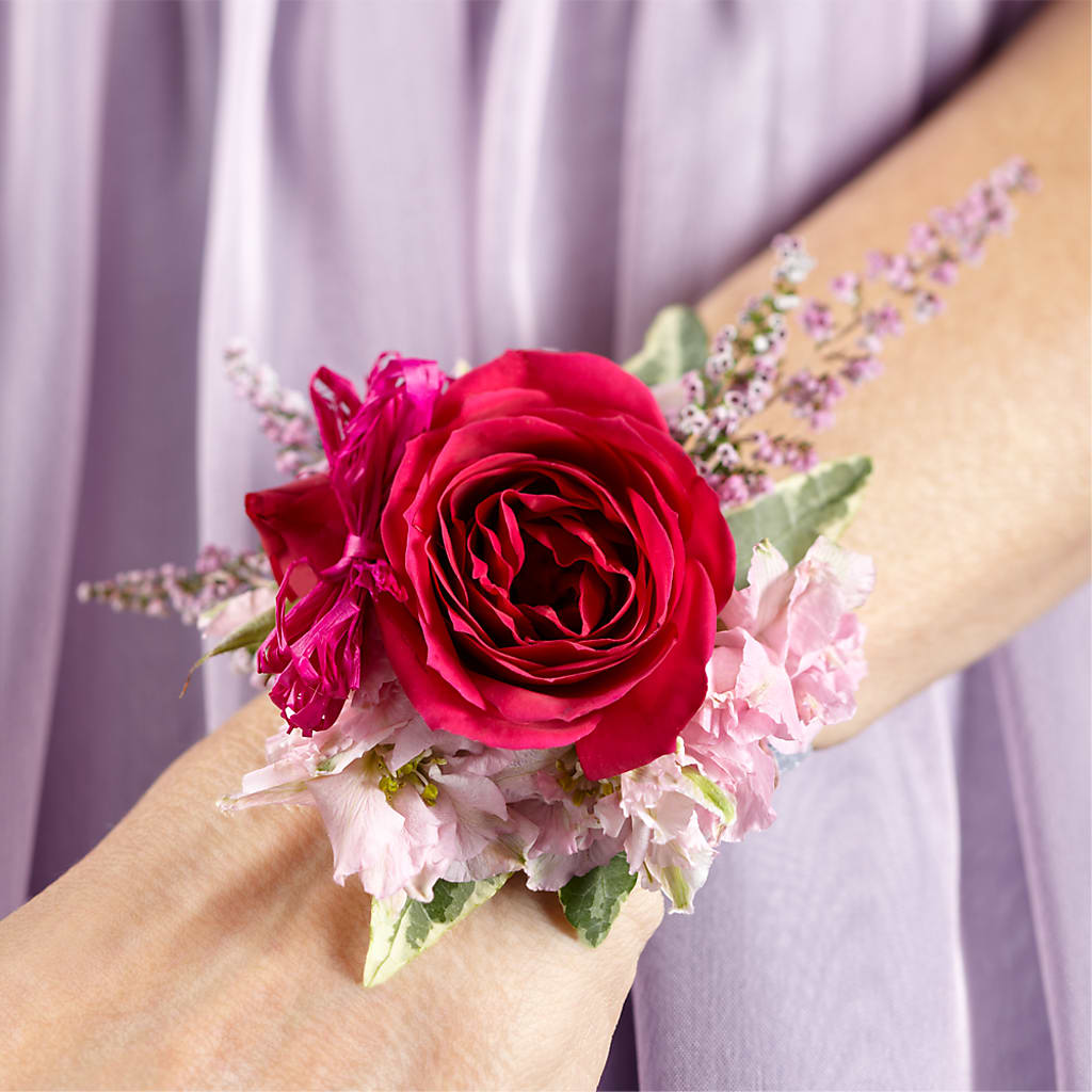 Rose Charm Corsage – FUZZY'S FLOWERS GIFTS AND TUXEDOS, Marion OH