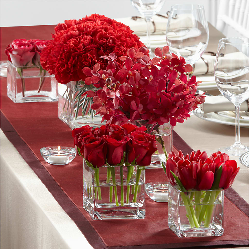 Modern Grace Centerpiece – FUZZY'S FLOWERS GIFTS AND TUXEDOS, Marion OH