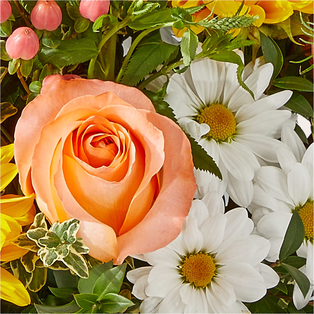 The Good Life Bouquet – FUZZY'S FLOWERS GIFTS AND TUXEDOS, Marion OH