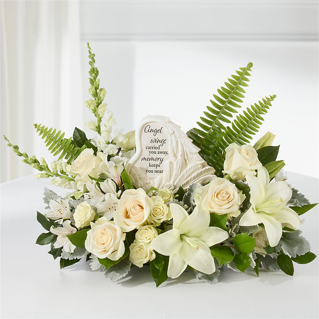 Holding You Close Arrangement – FUZZY'S FLOWERS GIFTS AND TUXEDOS, Marion OH