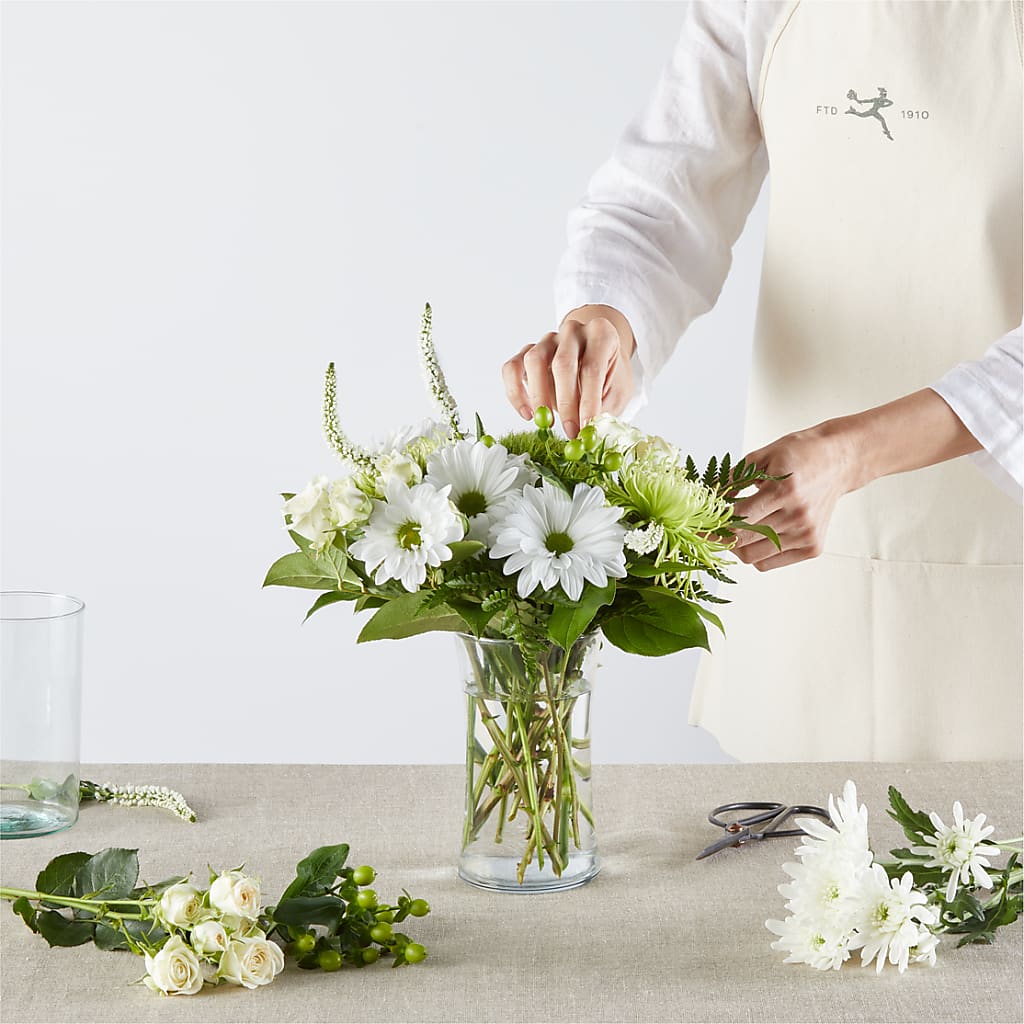 Irish Garden - A Florist Original – FUZZY'S FLOWERS GIFTS AND TUXEDOS, Marion OH