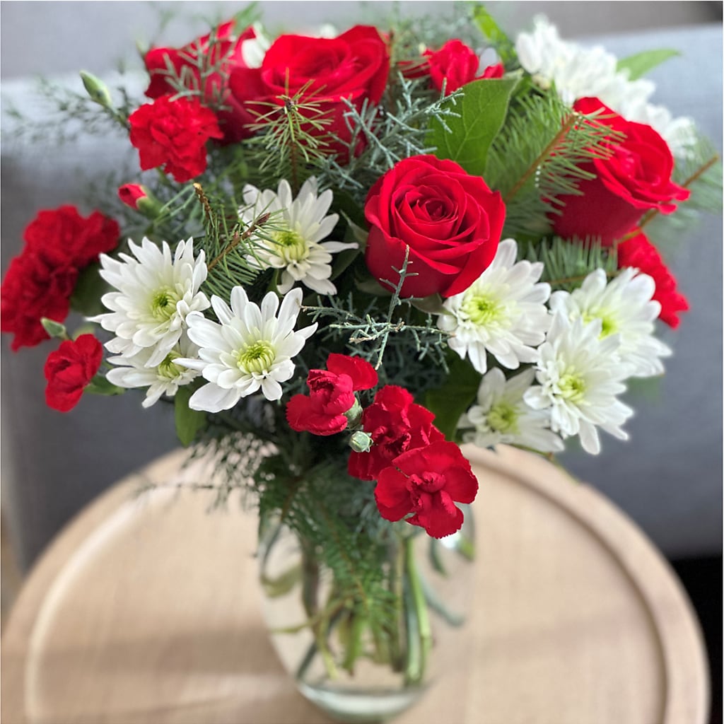 Seasonal Magic Bouquet – FUZZY'S FLOWERS GIFTS AND TUXEDOS, Marion OH