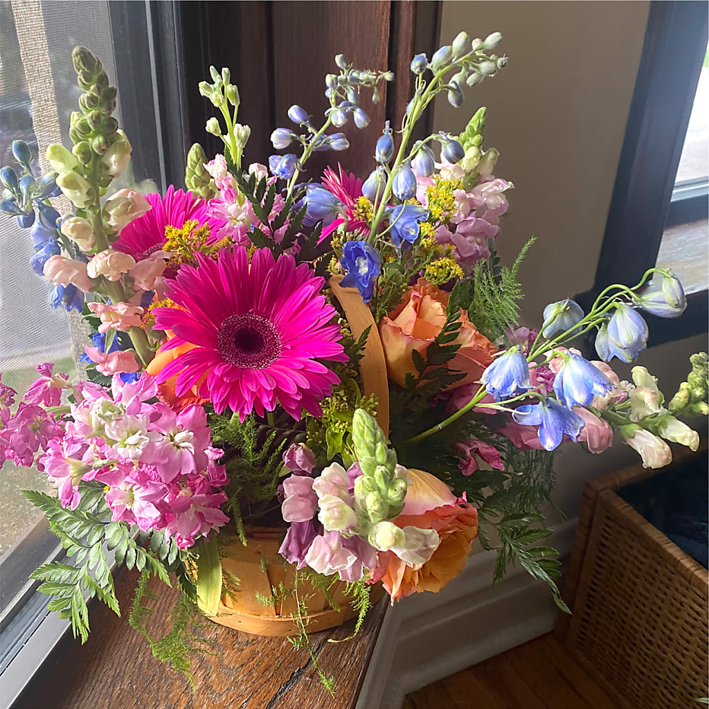 Garden of Life Basket – FUZZY'S FLOWERS GIFTS AND TUXEDOS, Marion OH