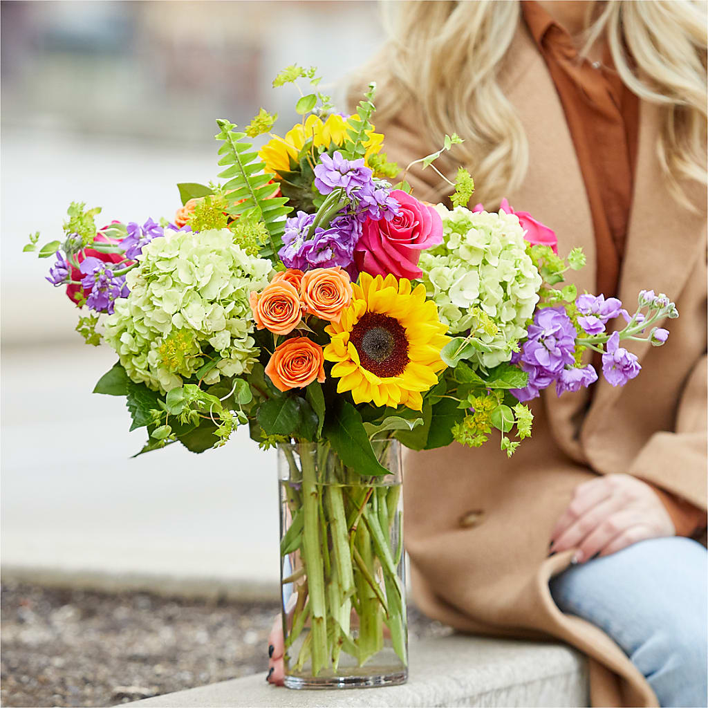 Vibrant Greetings Bouquet – FUZZY'S FLOWERS GIFTS AND TUXEDOS, Marion OH