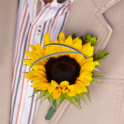 Free Spirit Boutonniere – FUZZY'S FLOWERS GIFTS AND TUXEDOS, Marion OH